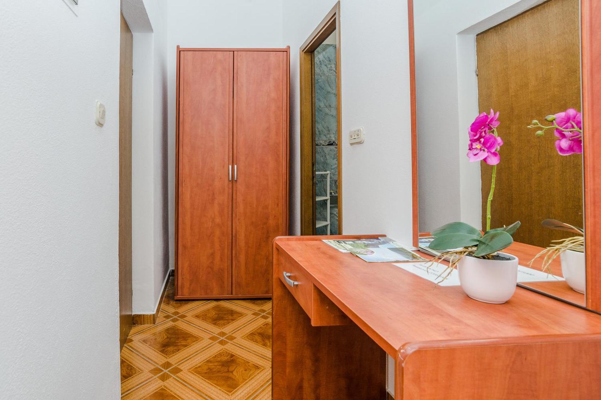 Apartmani Tomeri Starigrad Paklenica Bagian luar foto