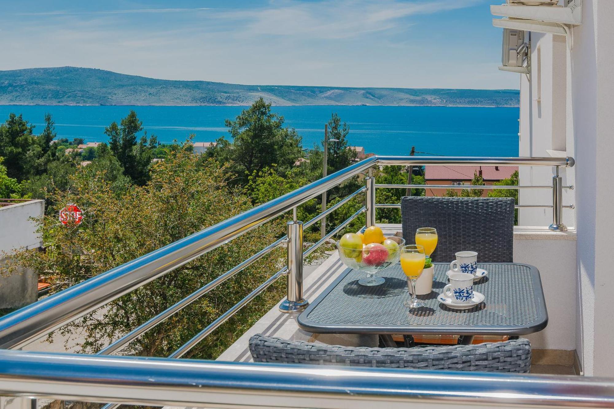 Apartmani Tomeri Starigrad Paklenica Bagian luar foto