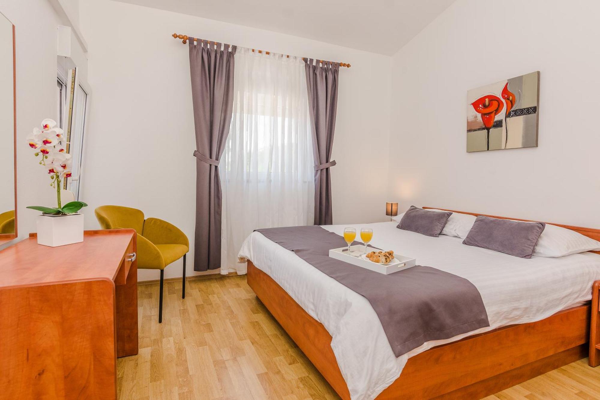 Apartmani Tomeri Starigrad Paklenica Bagian luar foto