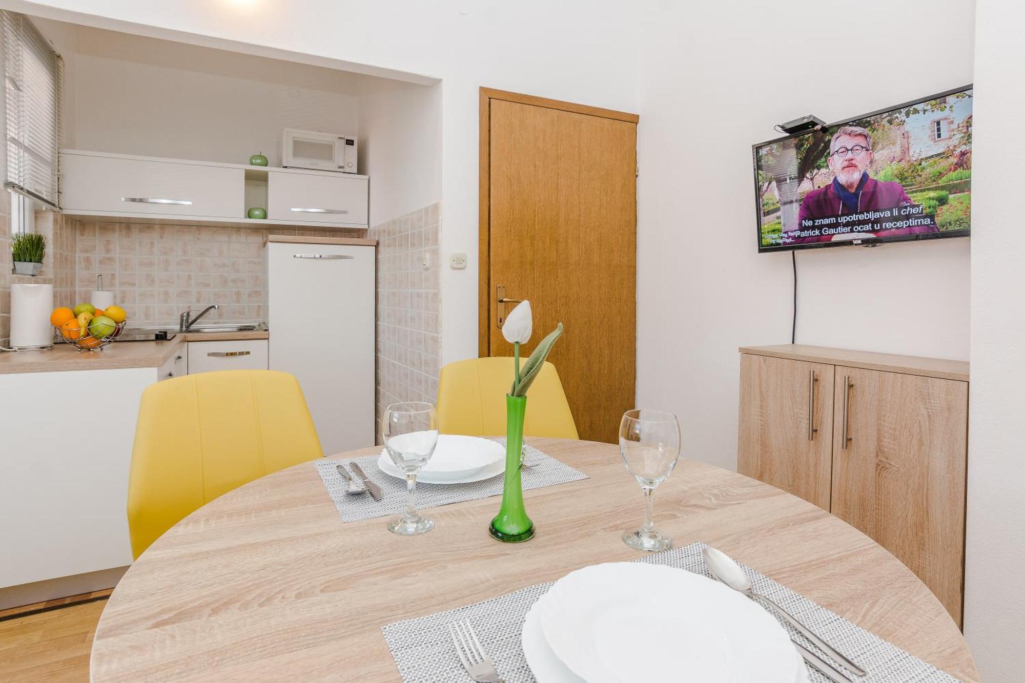 Apartmani Tomeri Starigrad Paklenica Bagian luar foto