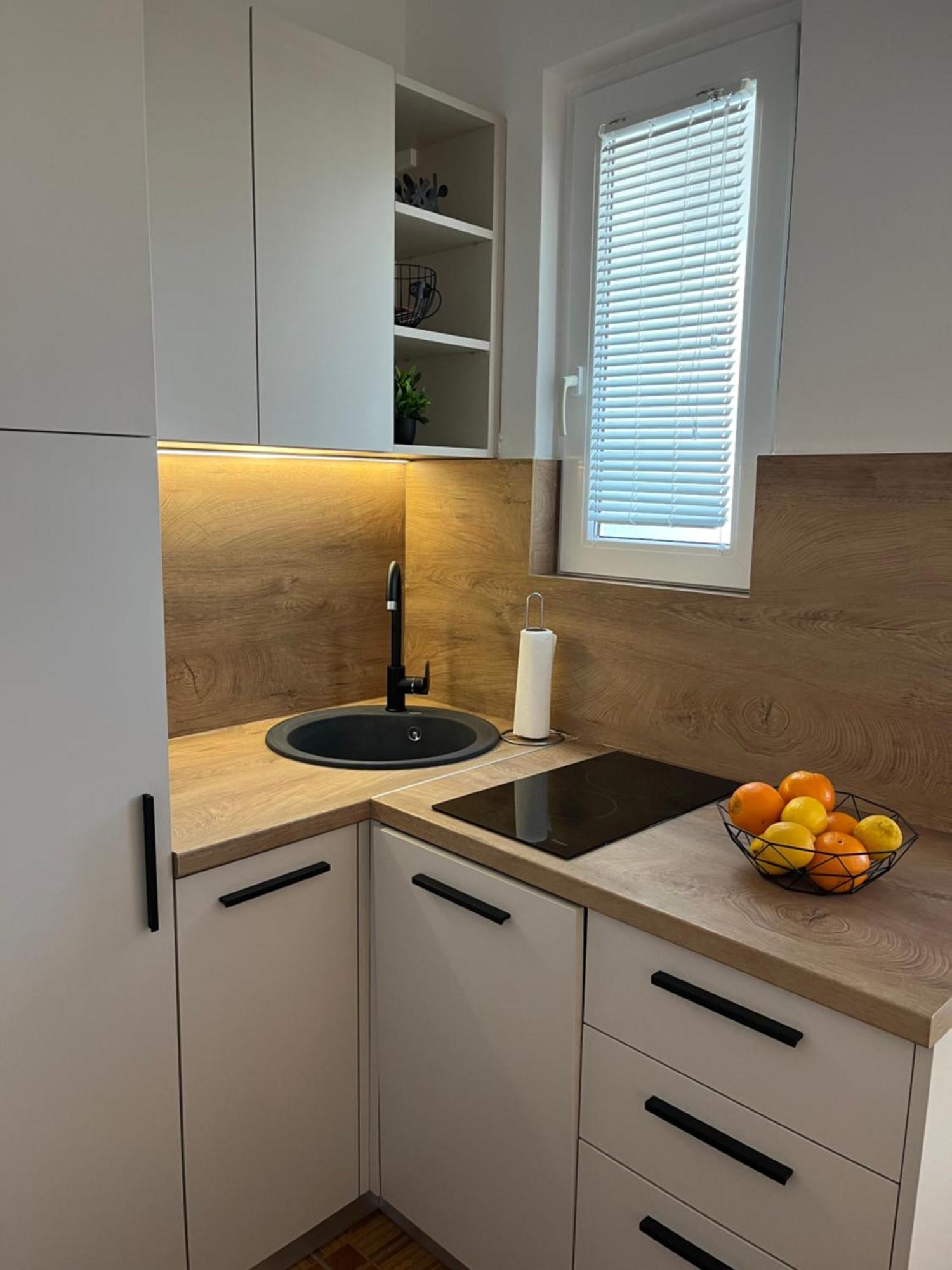Apartmani Tomeri Starigrad Paklenica Bagian luar foto