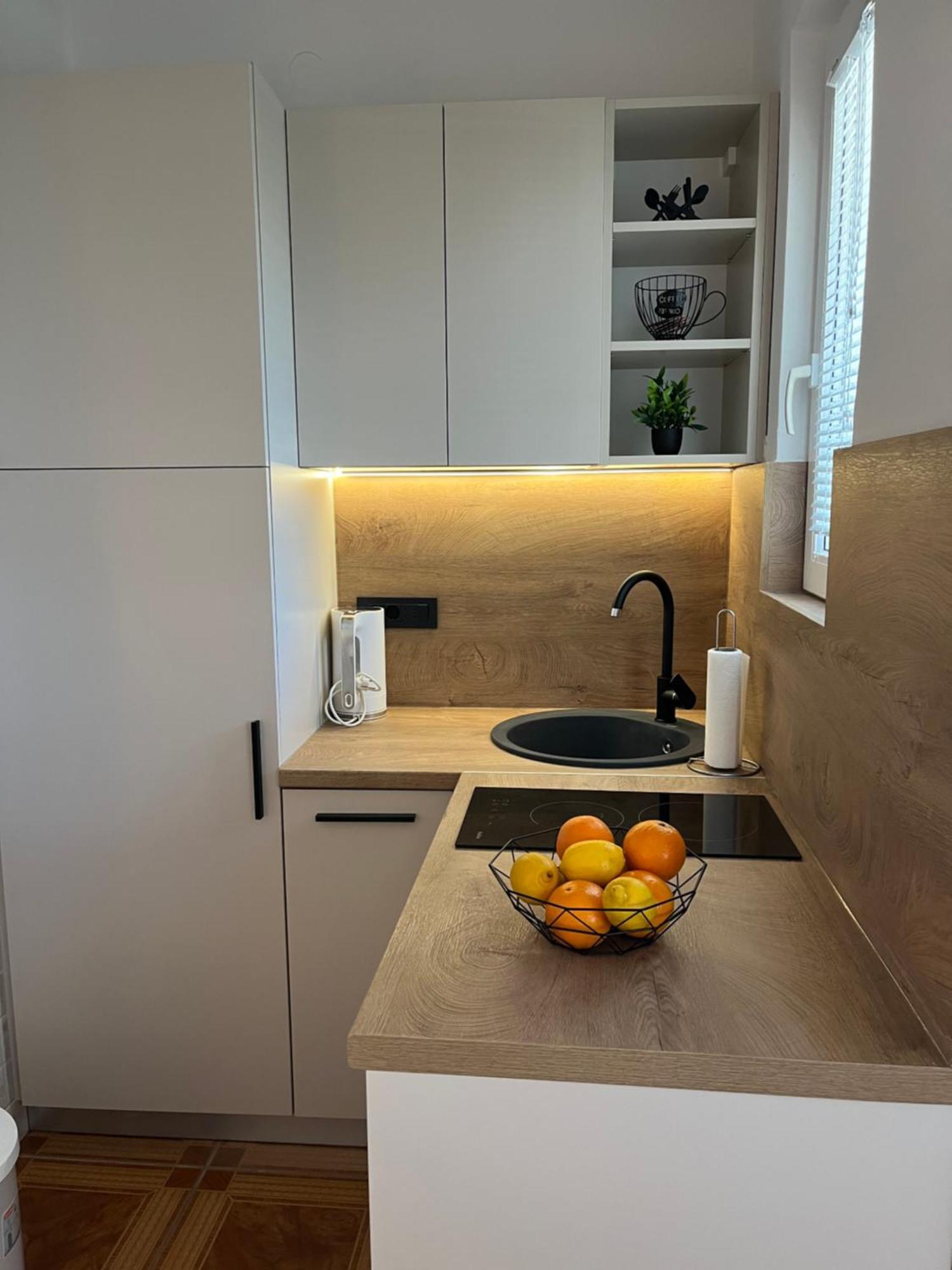 Apartmani Tomeri Starigrad Paklenica Bagian luar foto